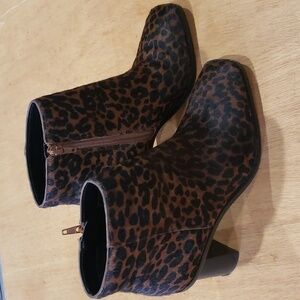 GIBSON LATIMIER VINA LEOPARD PRINT SQUARE TOE BOOTIE WITH BLOCK HEEL SZ 7M